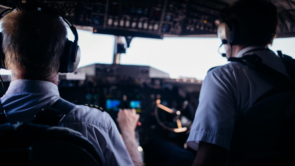 become a commercial pilot